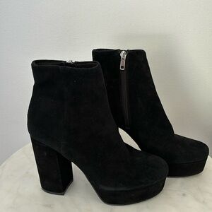 Steve Madden black bootie